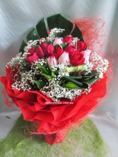 AHB9511 - Red & pink roses