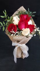 AHB9635 - Red & champagne roses