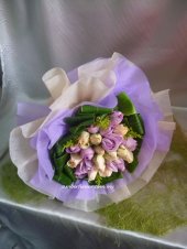 Alove197 (Champagne and purple roses)