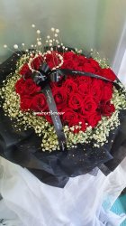 AHB9359 - Red roses