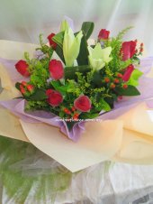 AHM520 - Roses & lilies