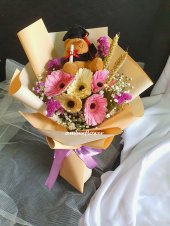 AHB9444 - Gerberas & soft toys
