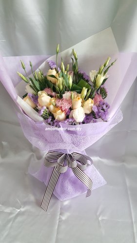 AHB9579 - Champagne roses & eustomas