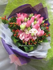 AHM492 (Mixed roses & eustomas)