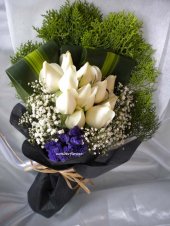 AHR1458 - White roses