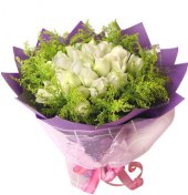 AHR2768 - White roses