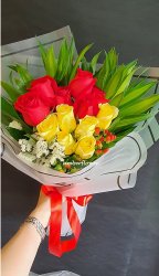 AHB9475 - Red & yellow roses