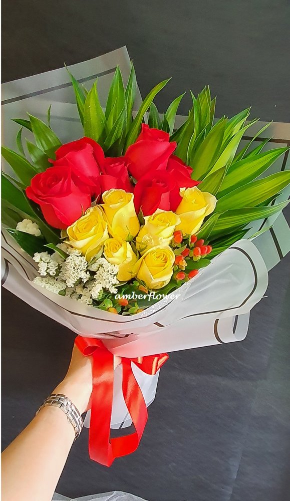 AHB9475 - Red & yellow roses - Click Image to Close